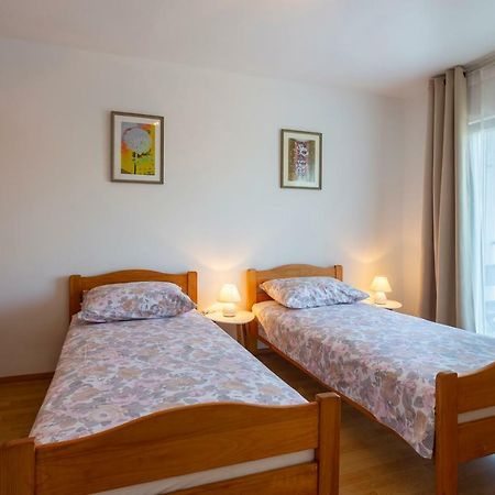 Apartment Anna With Free Private Parking Pula Exterior foto