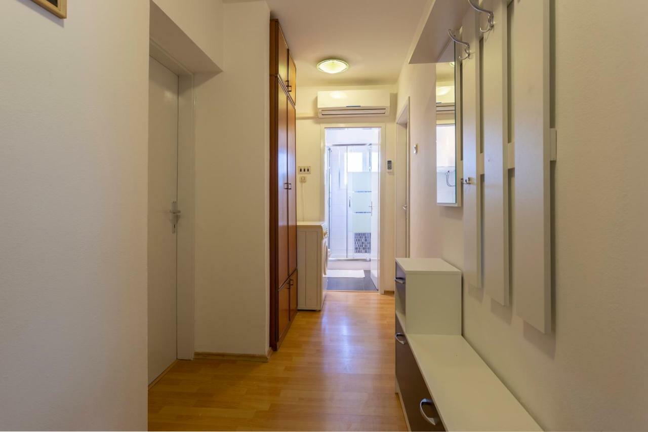 Apartment Anna With Free Private Parking Pula Exterior foto