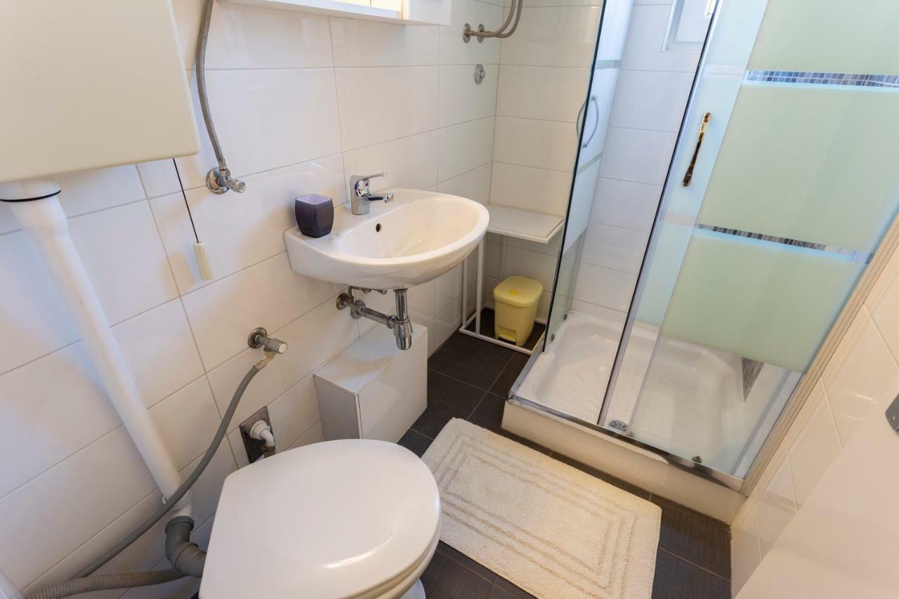 Apartment Anna With Free Private Parking Pula Exterior foto