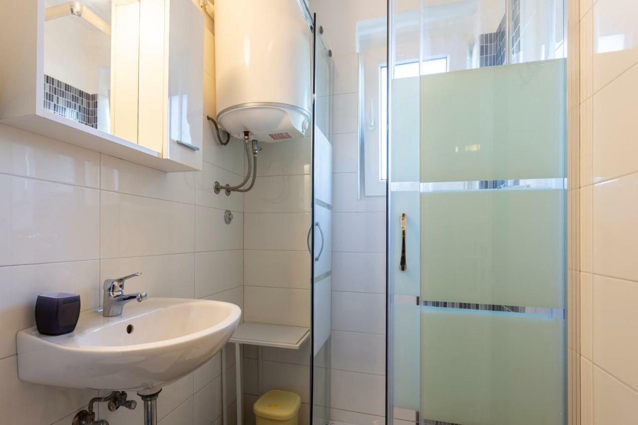 Apartment Anna With Free Private Parking Pula Exterior foto
