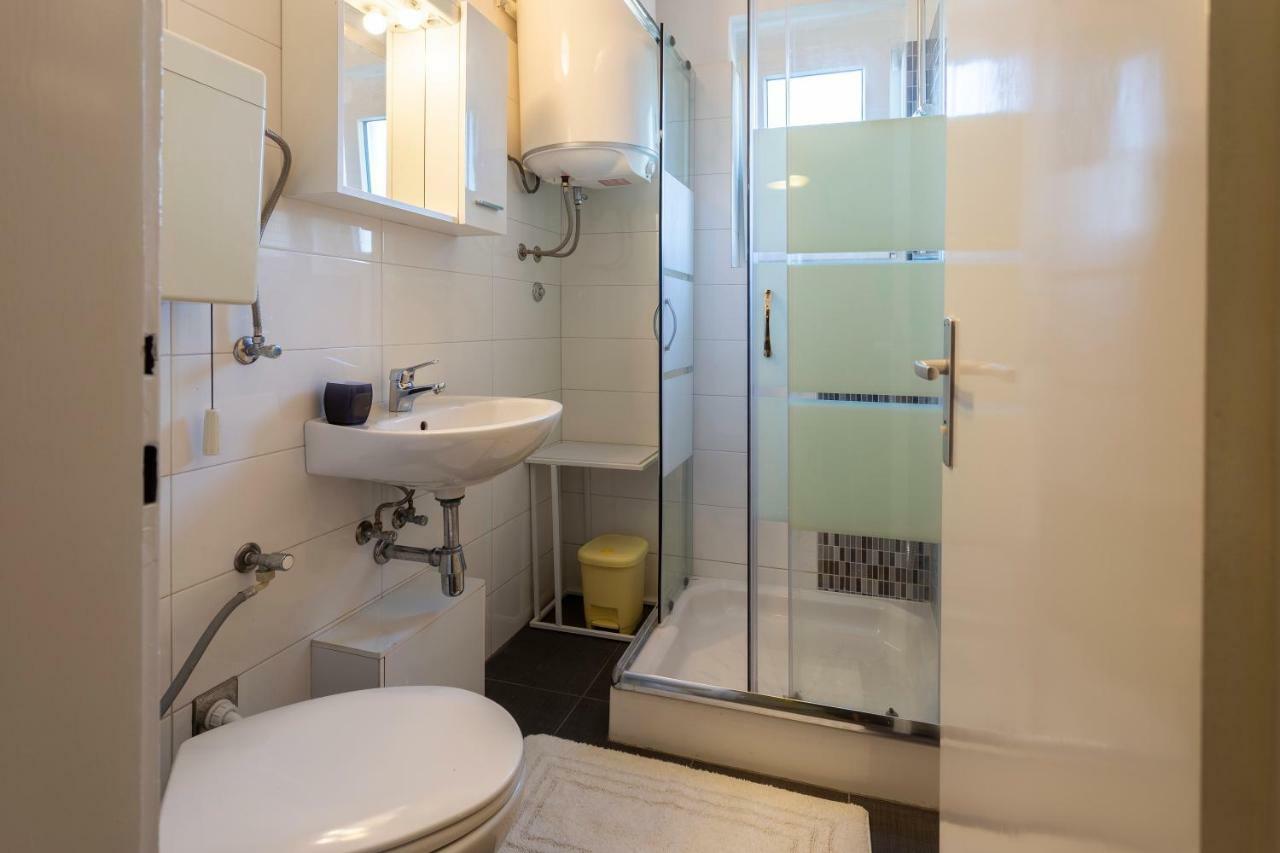 Apartment Anna With Free Private Parking Pula Exterior foto